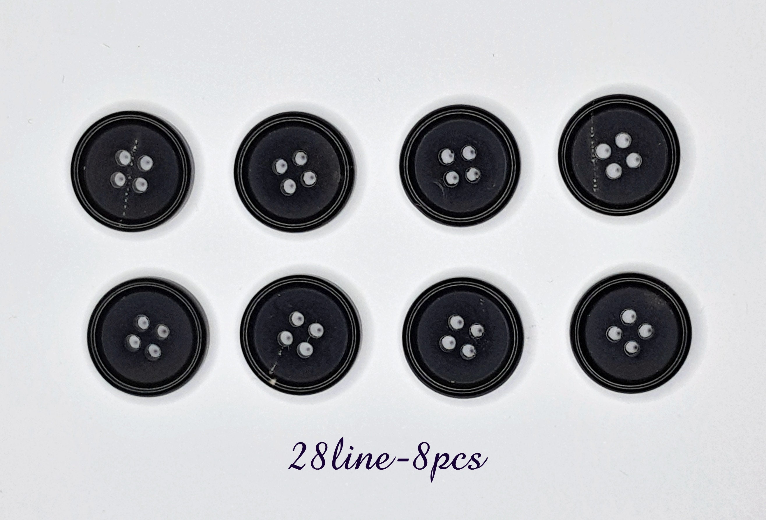 Horn buttons suit new arrivals