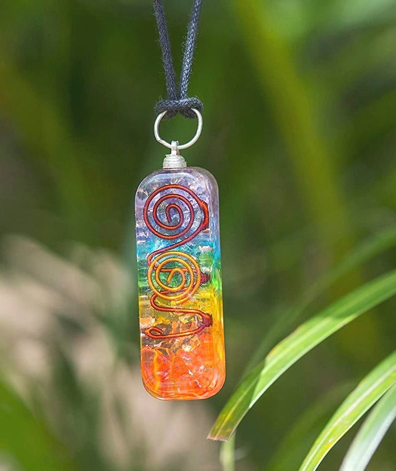 Seven Chakra Onyx Orgone Healing Pendant with Copper Spiral for Chakra Balancing Gemstone Crystals Pendant Reiki Stones Based Size 40-50mm