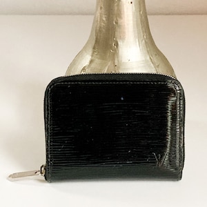Monedero Louis Vuitton Epi Zippy negro, cartera vintage de charol negro Louis Vuitton, cartera de cuero negro Louis Vuitton de 1990