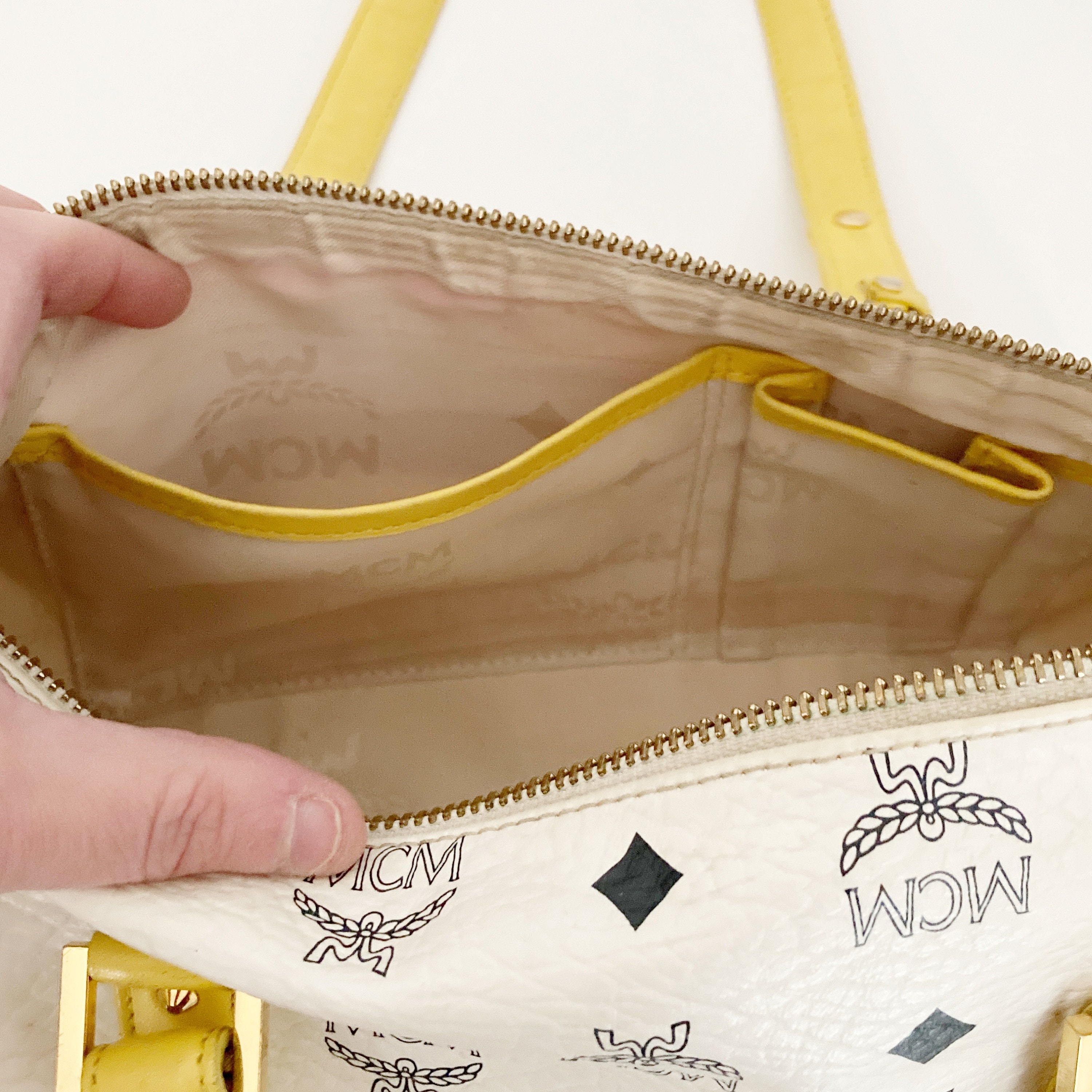 MCM papillon white/yellow