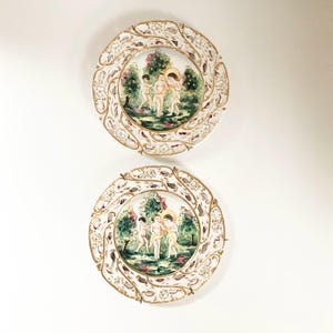 Capodimonte Cherub Decorative Pair of Plates, Vintage 1950&#39;s Capodimonte Hand Painted Italian Ceramic Decorative Plate Wall Decor