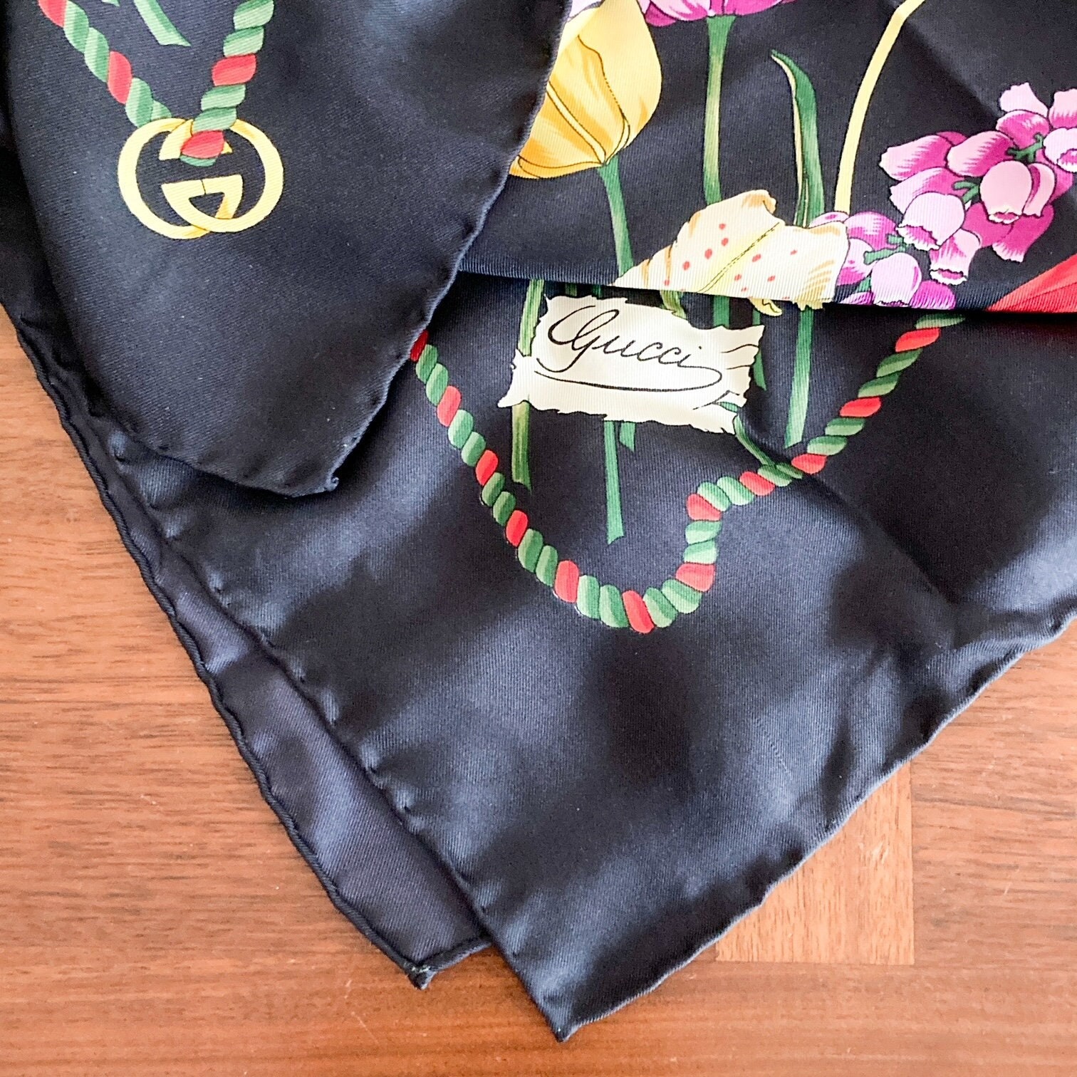 Arriba 107+ imagen gucci signature scarf - Thptnganamst.edu.vn