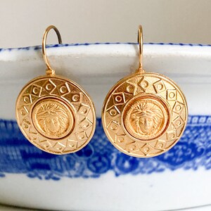 Gold Coin Style Drop Earrings, Vintage Gold Tone Drop Earrings with Lever Backings, 90s Earrings, American Made Gold Coin Style Earrings