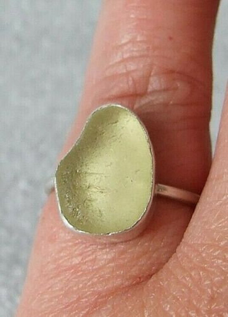 100/% Recycled Ecosilver Sterling Silver Handmade Lemon Yellow Cornish Sea Glass Ring UK Size L Small in Gift Box