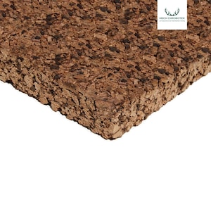 Puede incluir: Un primer plano de un tablero de corcho marrón con una superficie rugosa y texturizada. El tablero está hecho de corcho natural y tiene una forma ligeramente irregular.