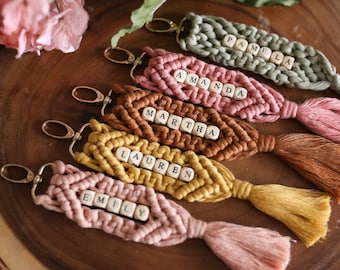 Regalos bohemios para damas de honor, regalo de propuesta de dama de honor, llavero de macramé personalizado, boda de macramé
