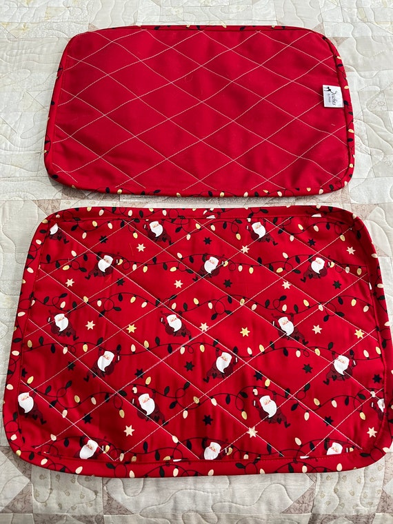 Christmas cotton quilted placemats, cotton Christmas themed placemats, handmade placemats, quilted placemats, cotton placemats