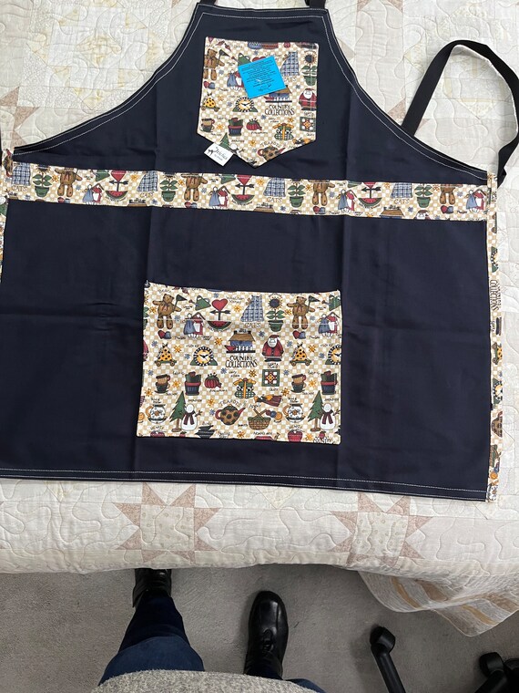 Christmas apron, cotton drill apron with Christmas trim and pockets, handmade Christmas apron with adjustable neck strap, unisex apron