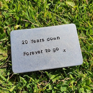 20 Years Down Forever To Go portemonnee invoegen jubileumcadeau voor mannen hem haar vrouw echtgenoot 20e bruiloft gepersonaliseerde liefde zilveren metalen kaart