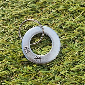Tally Mark 10 ANNI Regali per l'anniversario di matrimonio di ex studenti per uomo, lei e lui, portachiavi personalizzato per il decimo anniversario, latta per coppia, regalo per marito e moglie, dieci fantastici