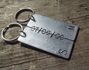 Passende geheime Botschaft 10. Hochzeitstag Geschenke PERSONALISIERT Ehemann Frau Keychain Aluminium-Schlüsselring-Set Paare passendes nettes Geschenk