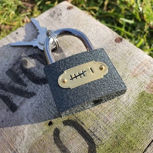 TALLY 6 Lucchetto in ghisa Grazioso regalo di nozze per lui e lei Uomo Personalizzato 6° anniversario 2 chiavi Incise 6 anni moglie marito fidanzato