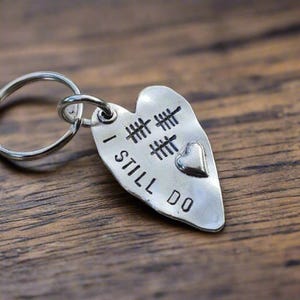 TALLY MARK 15 anni, regali per il 15° anniversario di matrimonio per lui, sua mamma e suo papà, portachiavi personalizzato per moglie, amore marito, portachiavi a forma di cuore