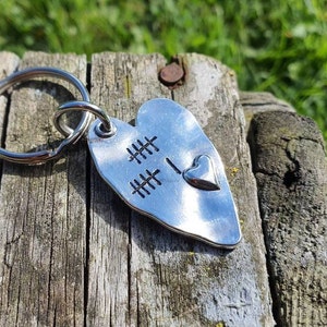 Personalisierte Liebe Herz Schlüsselanhänger 11 TALLY Stahl Hochzeitstag Geschenke Für Männer Frauen Mann Frau Keychain Liebe Geschenk Freund Geschenk