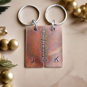 Personalisierte Jahrestag Geschenke für Freund Freundin Ihn Ihr Mann Frau Keychain Schlüsselanhänger Passende Paare Geschenk Set Sein und Sie 2025