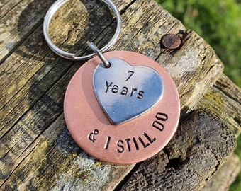 7 Years & I STILL DO Hand Stamped Keyring Husband Wife Gifts For Men Her 7th Wedding Anniversary Heart Personalised COPPER Keychain Love