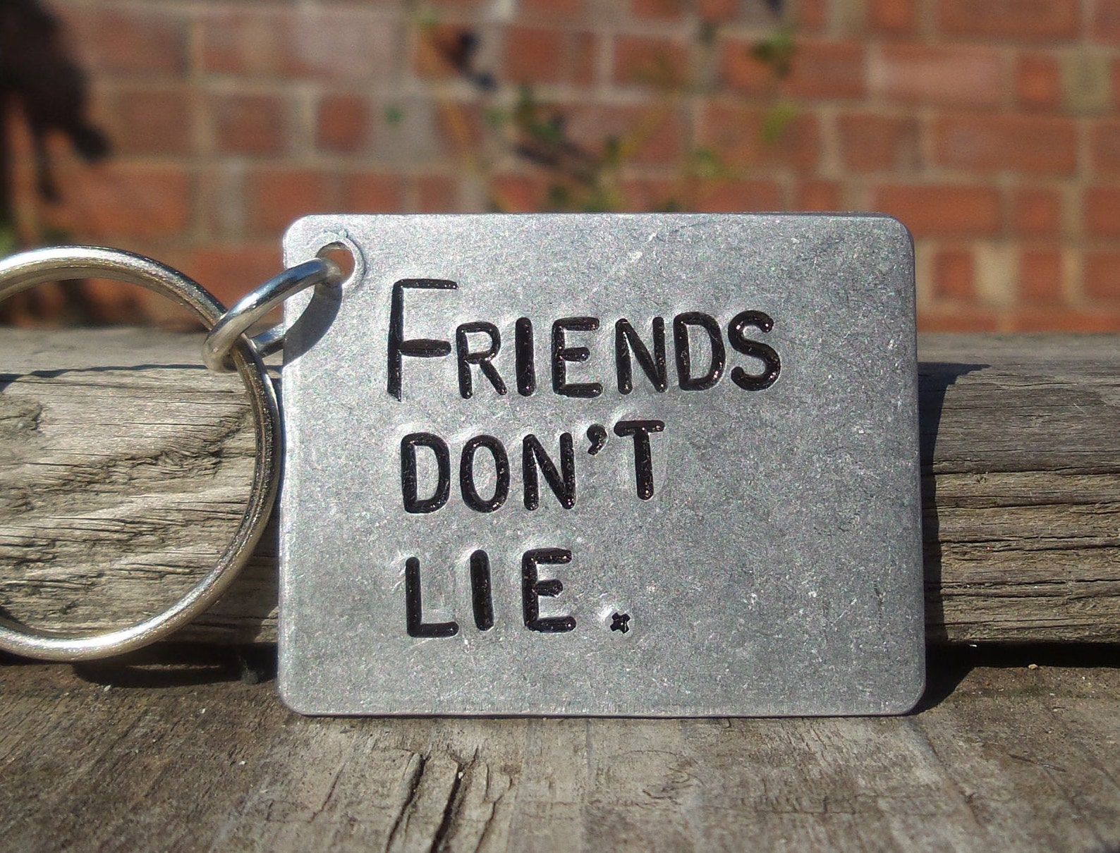 Донт френд. Friends don't Lie stranger things. "Friends don't Lie" Strange things. Friends don't Lie.