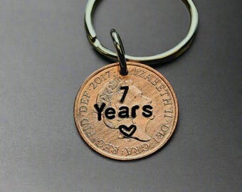 Portachiavi con penny portafortuna timbrato a mano per 7 anni, 1 penny, regalo in rame personalizzato per il 7° anniversario