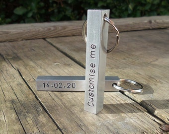 Porte-clés personnalisé en barre d'argent, nom, date, Saint-Valentin, personnalisé, gravé, pour couples, petit ami, petite amie, anniversaire, estampillé à la main