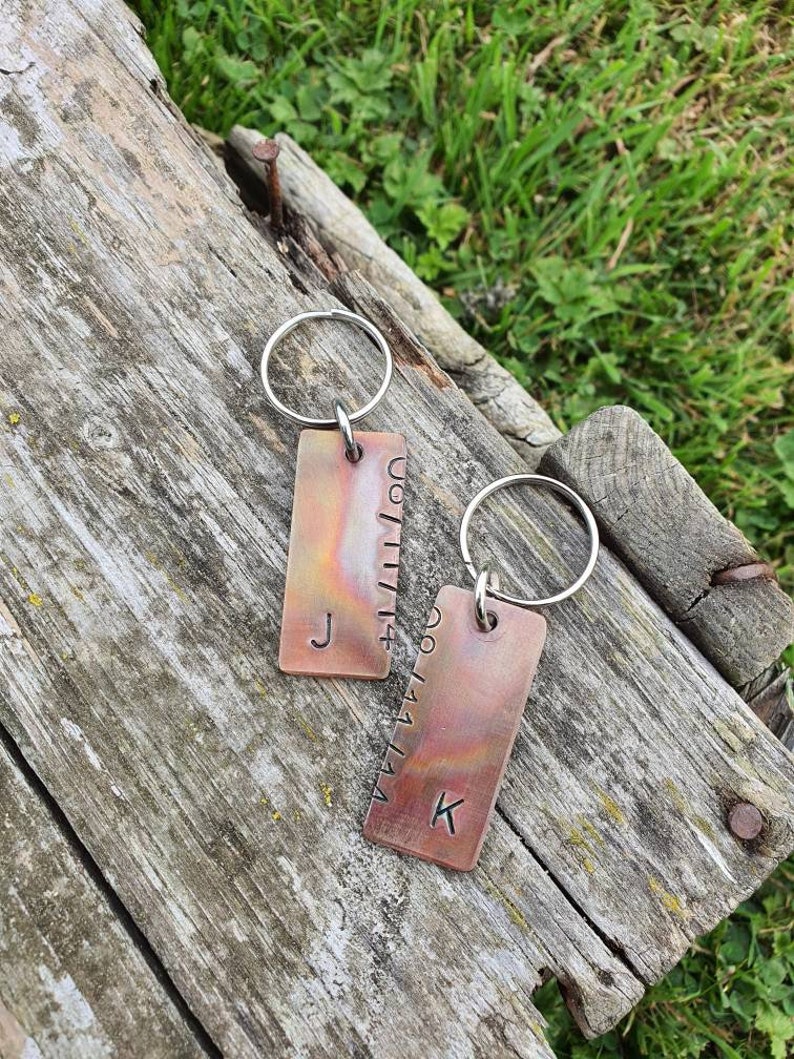 Personalisierte Geschenke zum 8. Hochzeitstag aus Bronze für Ihn, Ehemann, Ehefrau, Schlüsselanhänger, Schlüsselanhänger, passendes Paar-Schlüsselanhänger-Set für Sie und Ihn Bild 2