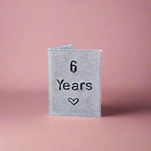 6 lat ręcznie robiona miniaturowa metalowa karta 6. rocznica ślubu z żelaza mała metalowa ręcznie stemplowana spersonalizowana mąż żona ręcznie robione słodkie prezenty