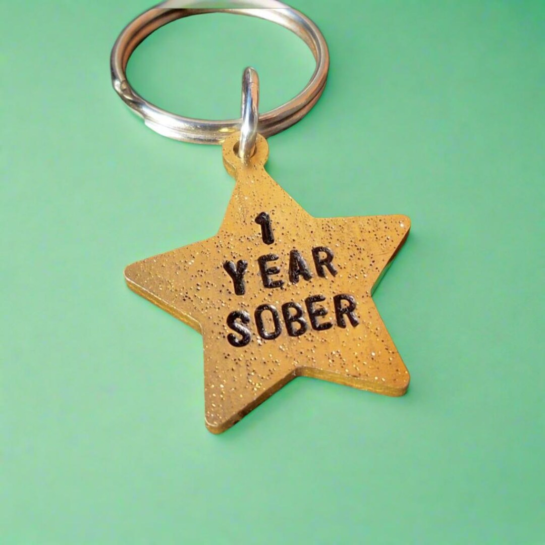 Sobriety Keychain For 8 Years Clean - Inspirational AA NA Recovery Anniversary Gift For Men & Women