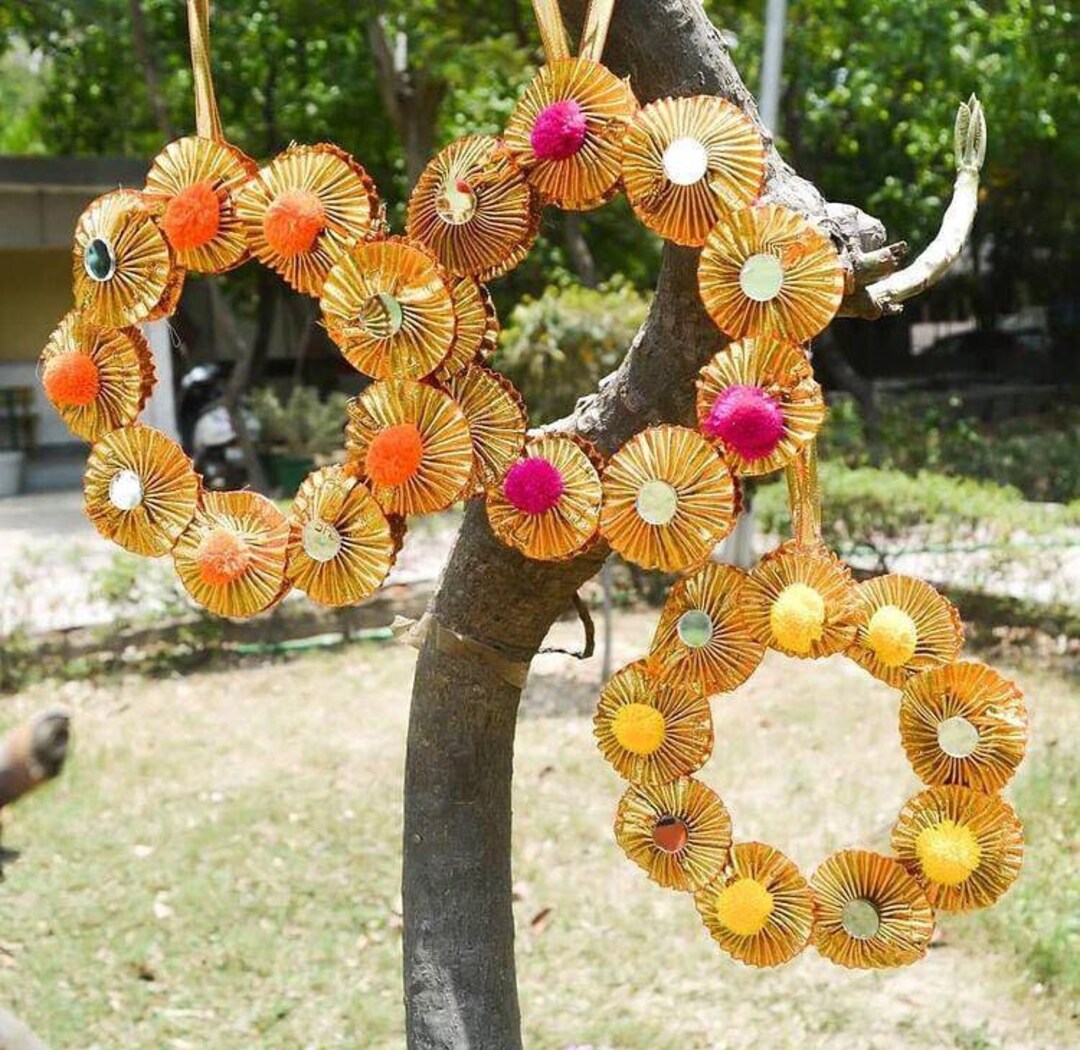 Round Gotta Set of 5 Golden Gotta Patti Round Hanging With Pompom Flower - Etsy