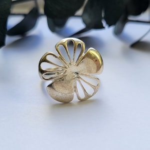 Vintage Sterling Silver Flower Ring