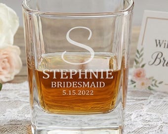 Personalized Wedding Shot Glasses Favor, Engraved Bridesmaid Groomsmen Gift, Custom Liquor Glass for Bachelorette & Bachelor Party Keepsake