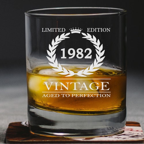 Retro Whisky Drinking Tumbler Vintage 1971 Fun 50th Birthday Whiskey Rocks Glass Gifts for Men & Women Turning 50 Retro Whisky Drinking Tumbler Vintage 1971 Fun 50th Birthday Whiskey Rocks Glass Gifts for Men & Women Turning 50