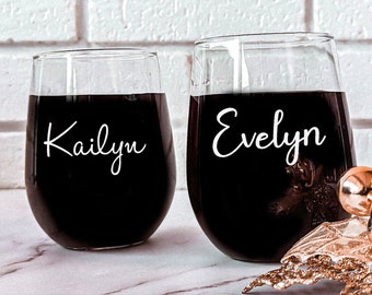 Personalized Etched Glasses, Custom Glasses for Her, Wine Lovers Gift for Sister, Housewarming Gift for Couples