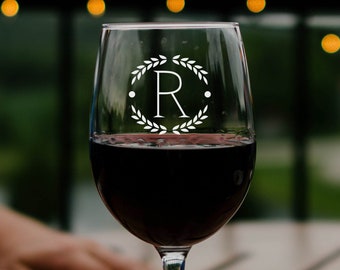 Custom Letter Wine Glass, Personalized Stemmed Wine Glass, Monogram Wine Glass, Engraved Wine Glasses, Wine Lover Gifts, Wedding Gifts