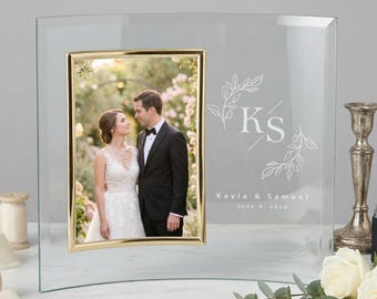Personalized wedding glass photo frame, engraved keepsake for photos, custom anniversary gift for couple, elegant clear glass wedding decor