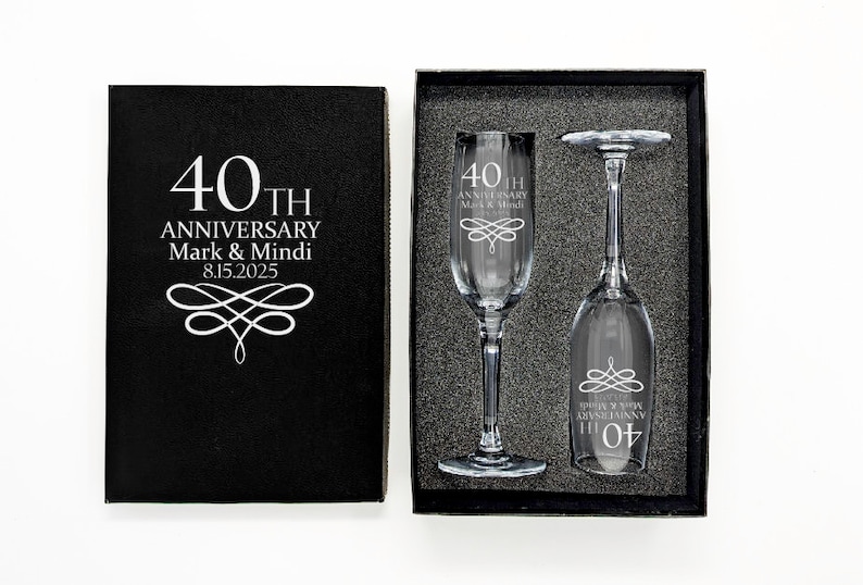 Regalos de aniversario, copas de champán grabadas, regalo de aniversario personalizado para la esposa, 40 aniversario para los padres, aniversario de boda imagen 1