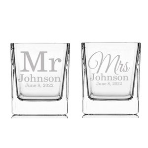 Wedding Shot Glass Favor, Etched Bride and Groom Toast, Wedding Shot Glasses, Shot Glass Wedding Favors