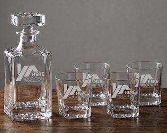 Juego de decantador de whisky con logotipo grabado personalizado, incluye 4 vasos, caja de regalo corporativa y artículos de bar personalizados.