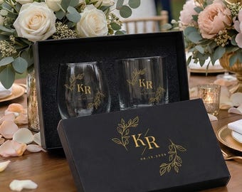 Gift For Couples, Couples Stemless Wine Glass Set, Engraved Wedding Glasses, Gift for Mr and Mrs, Bride & Groom Wine Glasses for Toasting