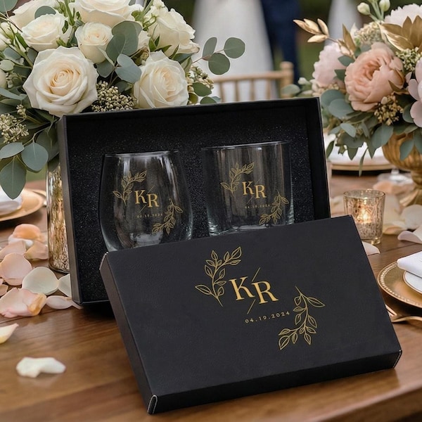 Gift For Couples, Couples Stemless Wine Glass Set, Engraved Wedding Glasses, Gift for Mr and Mrs, Bride & Groom Wine Glasses for Toasting