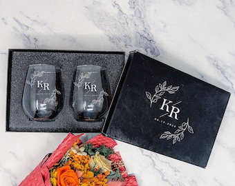 Gift For Couples, Couples Stemless Wine Glass Set, Engraved Wedding Glasses, Gift for Mr and Mrs, Bride & Groom Wine Glasses for Toasting