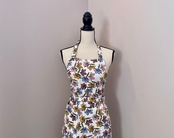 Floral apron ~floral print apron~ white floral apron~chef apron~gardener apron~ apron with flowers ~ gift for her~ ladies apron