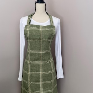 Green cotton canvas apron~ green checkered apron~ green apron ~ large checks aprons~light green apron~ ladies apron~ Christmas gift for her