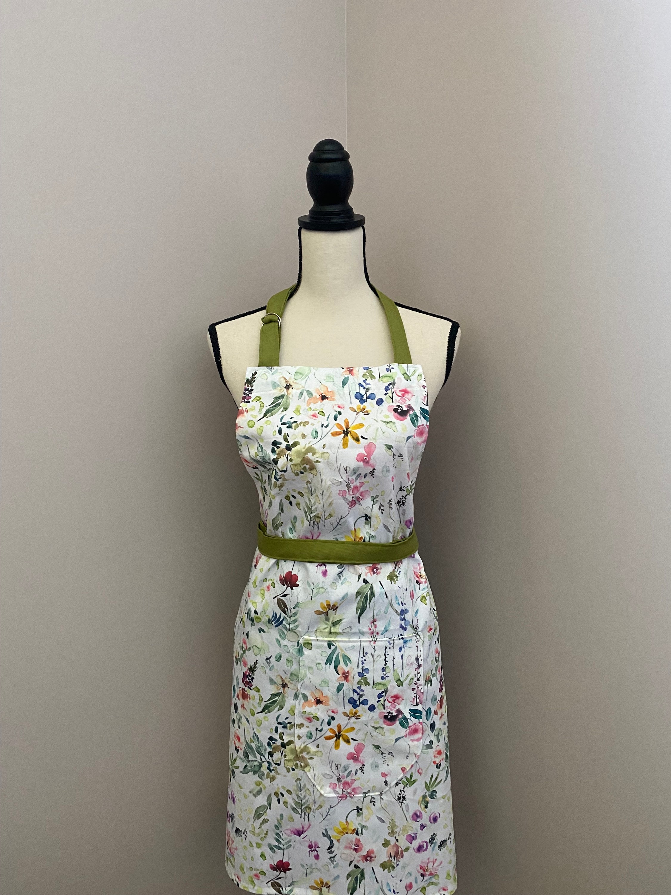 Floral apron~ wild flowers apron~white floral apron~  flowers grasses apron~watercolor flowers apron ~ ladies apron ~ Mother’s Day  gift