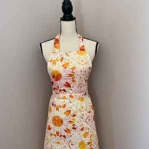 Delantal de girasol ~ delantal de lona con girasoles ~ delantal con estampado de girasoles ~ delantal de verano ~ regalo para ella ~ regalo de Gardner ~ delantal amarillo