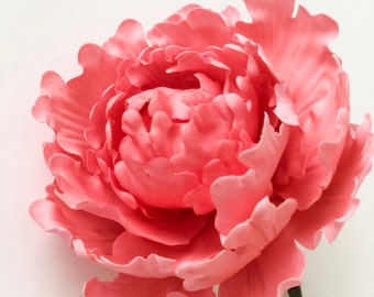 Edible Peony cake topper made out of sugar. Sugar flower for cakes