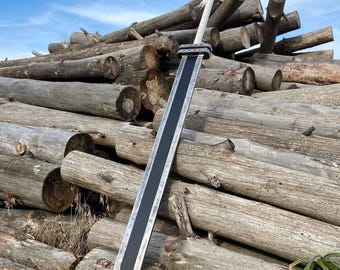 Raider Sword of Guts – Massive Berserk Anime Sword Replica | 164 cm Steel Cosplay & Training