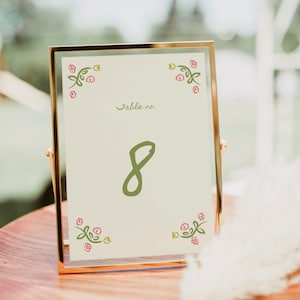 Tischnummern Vorlage mit Blumenillustrationen für die Hochzeit, wunderliche handgeschriebene Illustration zum Ausdrucken, Doodle und Scribble, 015