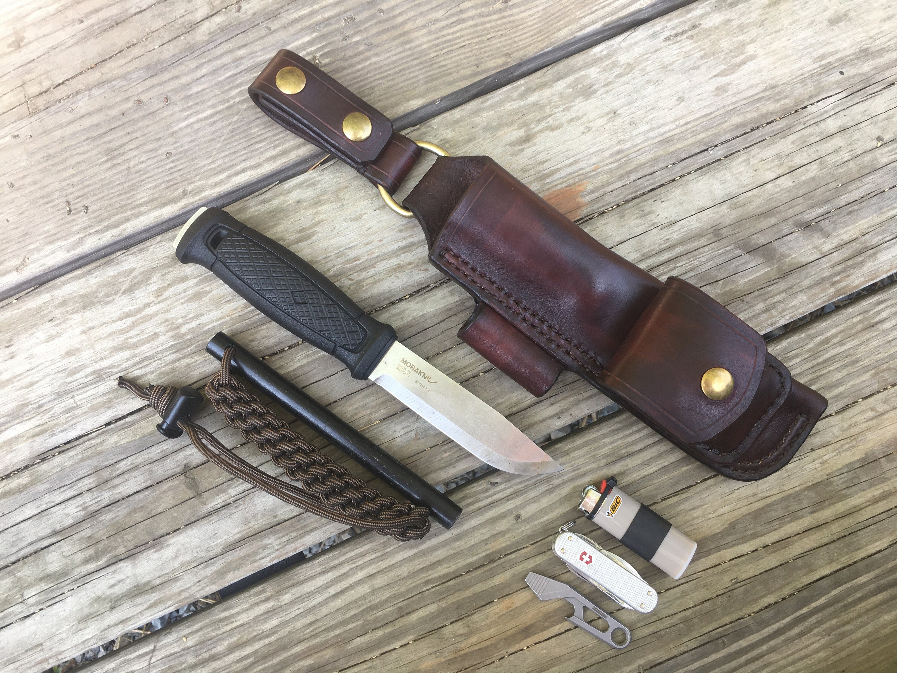 ELW Full Grain Leather Mora Knife Sheath with Belt Loop - Protect Fixed Blade  Knives for Outdoor Hunting, Bushcraft Camping, Hiking, BBQ, & Outdoor  Activities Dark Brown 