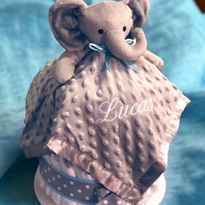 Pastel de pañales de elefante con manta de seguridad Centro de mesa Lovey con pañales para baby shower con pañales bordados con temática de safari