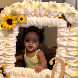 Square diaper wreath/Custom Selfie Frame,Diaper wreath,Custom Diaper Cake, Photo prop for Baby shower, Photo prop for party