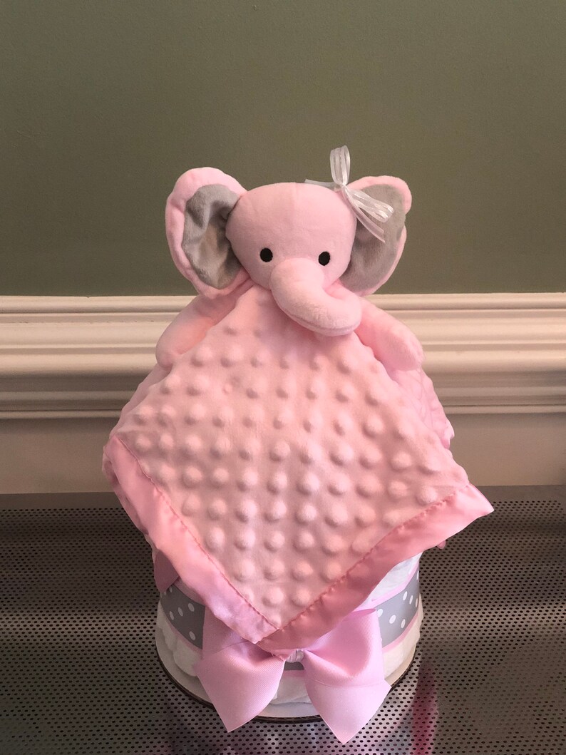 Gâteau de couches éléphant rose avec couverture de sécurité, éléphant rose, éléphant brodé, cadeau de baby shower, pièce maîtresse de baby shower image 4